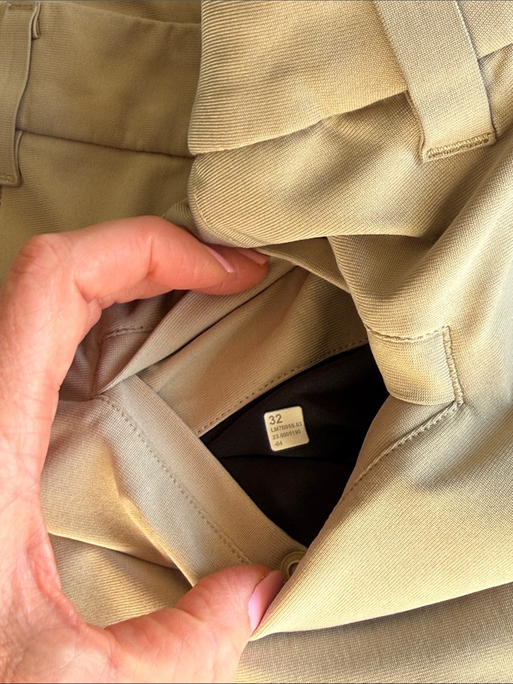 Lululemon Men’s ABC 7in Shorts - Picture 7 of 7